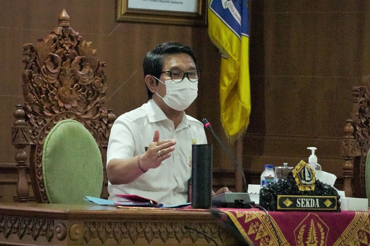 podiumnews.com-Adi Arnawa Minta Pemilihan Perbekel Serentak Kedepankan Prokes